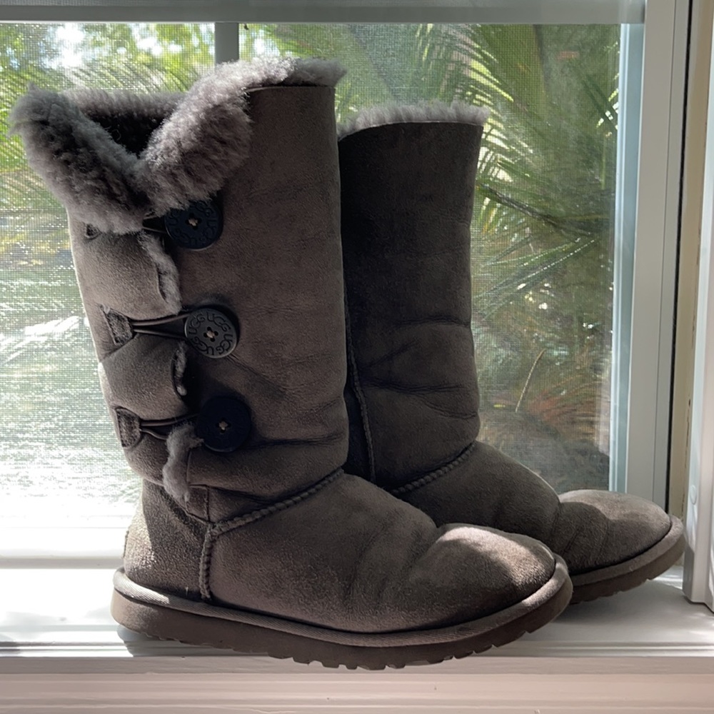 👠 Ugg Bailey Button Triplet Boots Grey